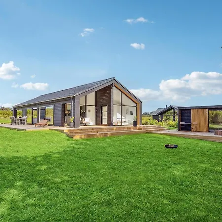 3 Bedroom Awesome In Feriehus